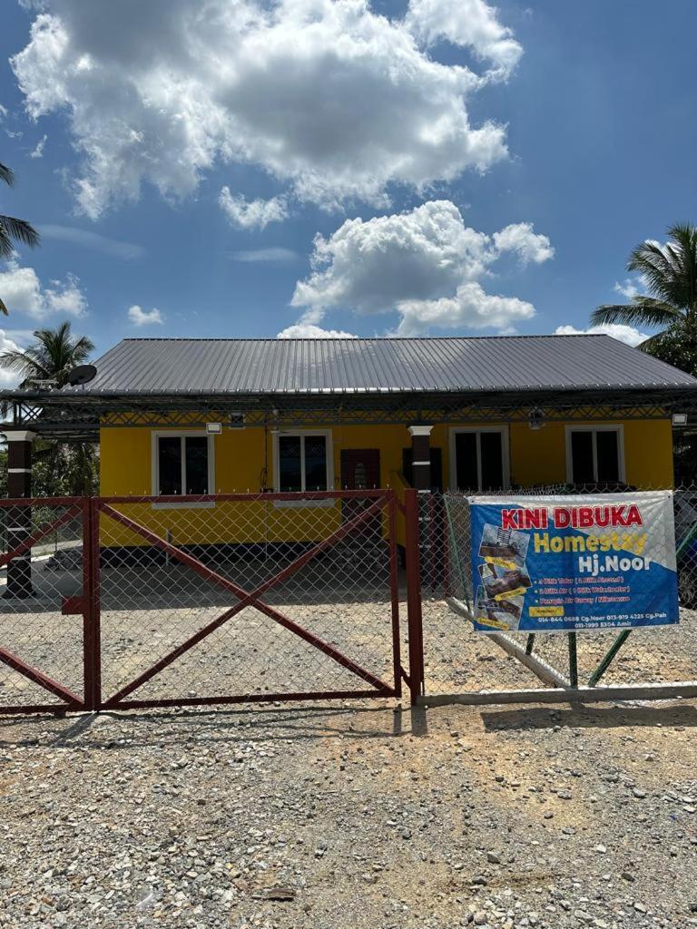 Homestay Haji Noor Tanah Merah  Exterior photo